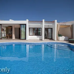 https://haciendas-iv.adeje-hotels.com